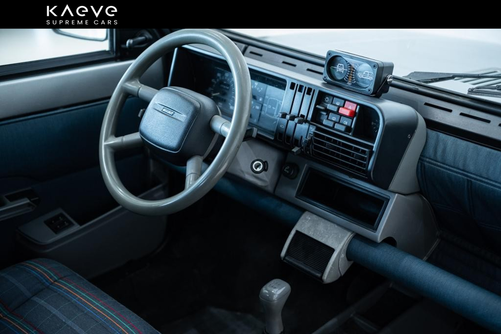 30233785-15.jpg