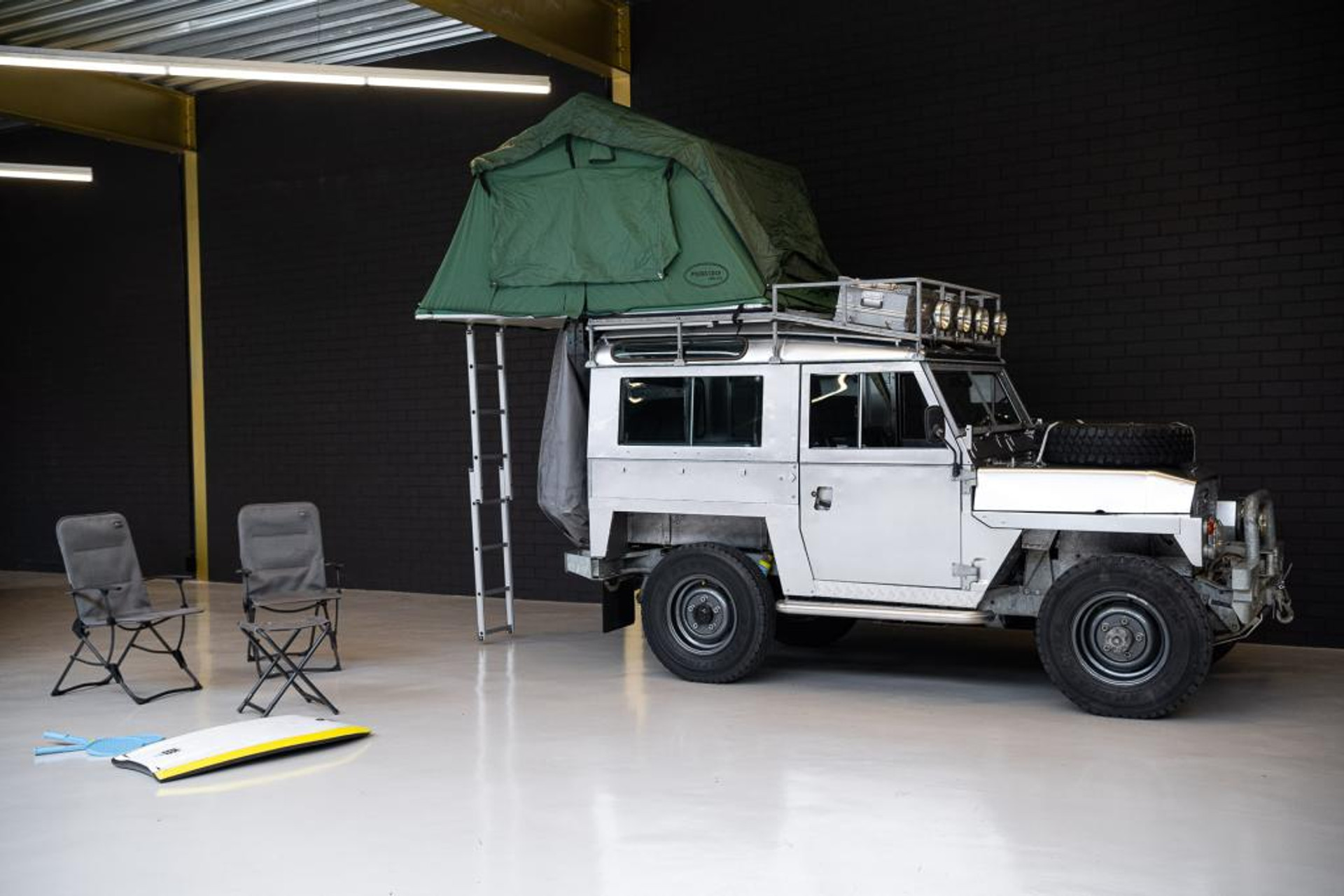 Smederij Nieuwe betekenis oneerlijk Land Rover-88-Lightweight Adventure "72 benzine-kopen in Uden