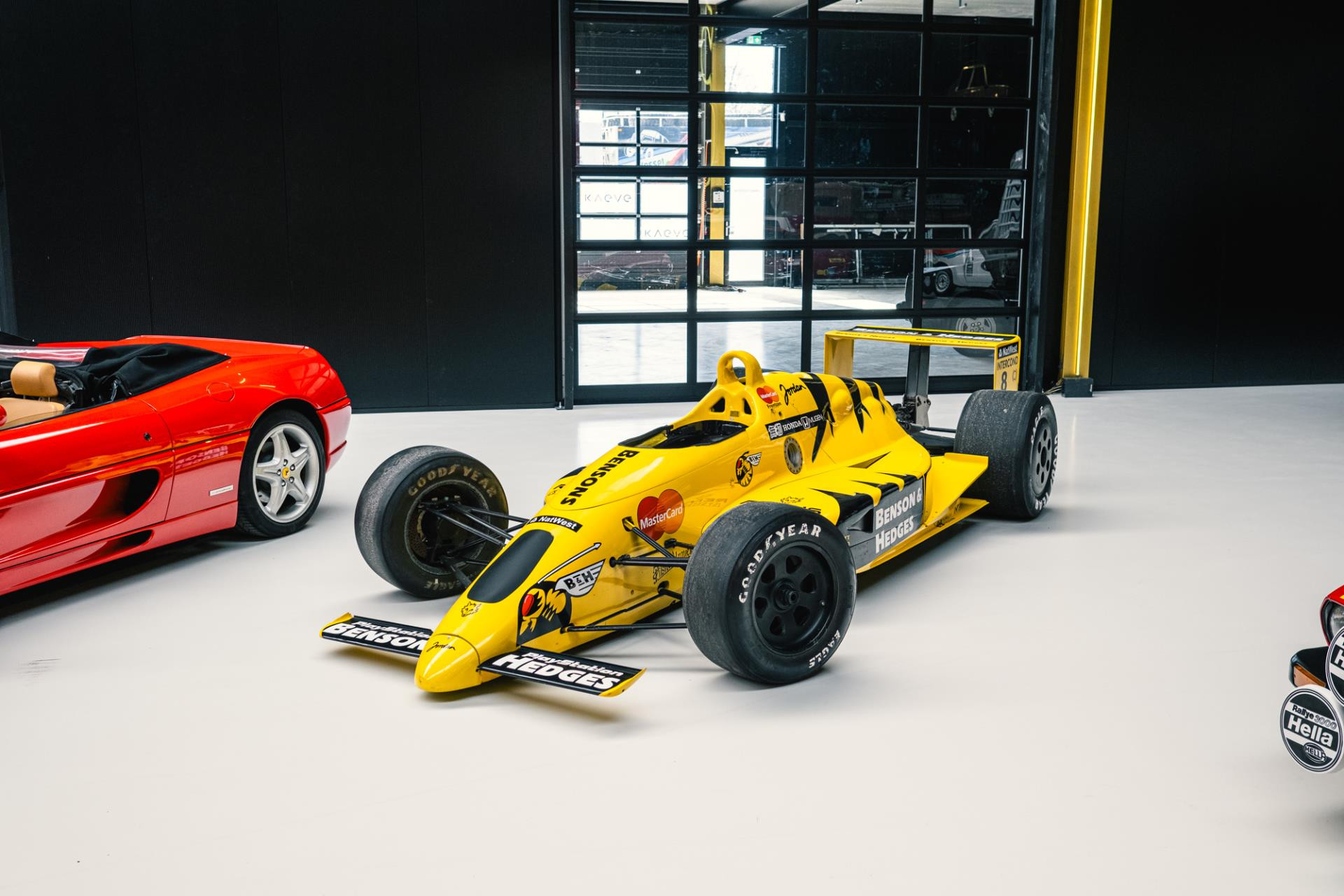 31967841-1.jpg