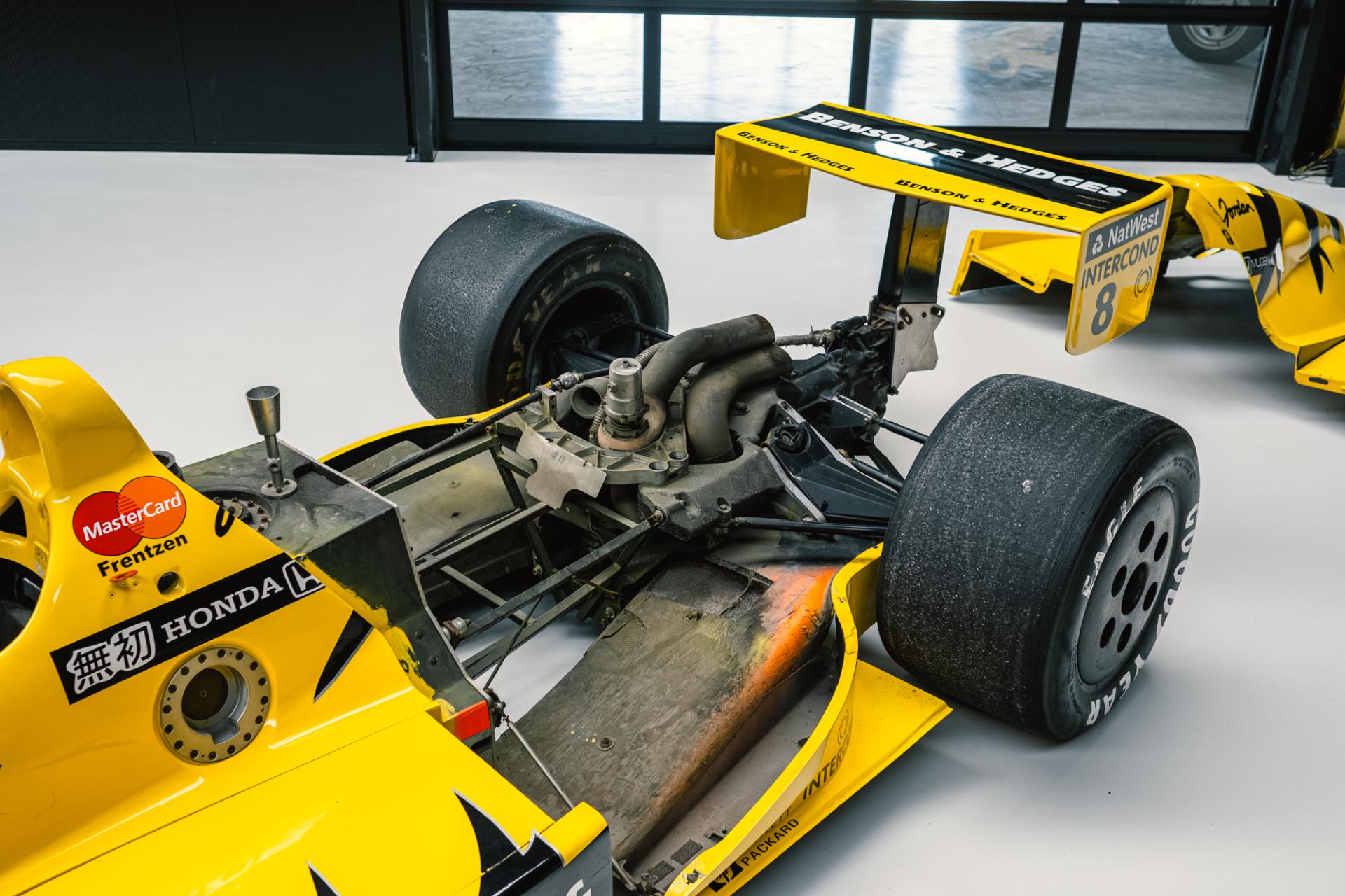 31967841-15.jpg