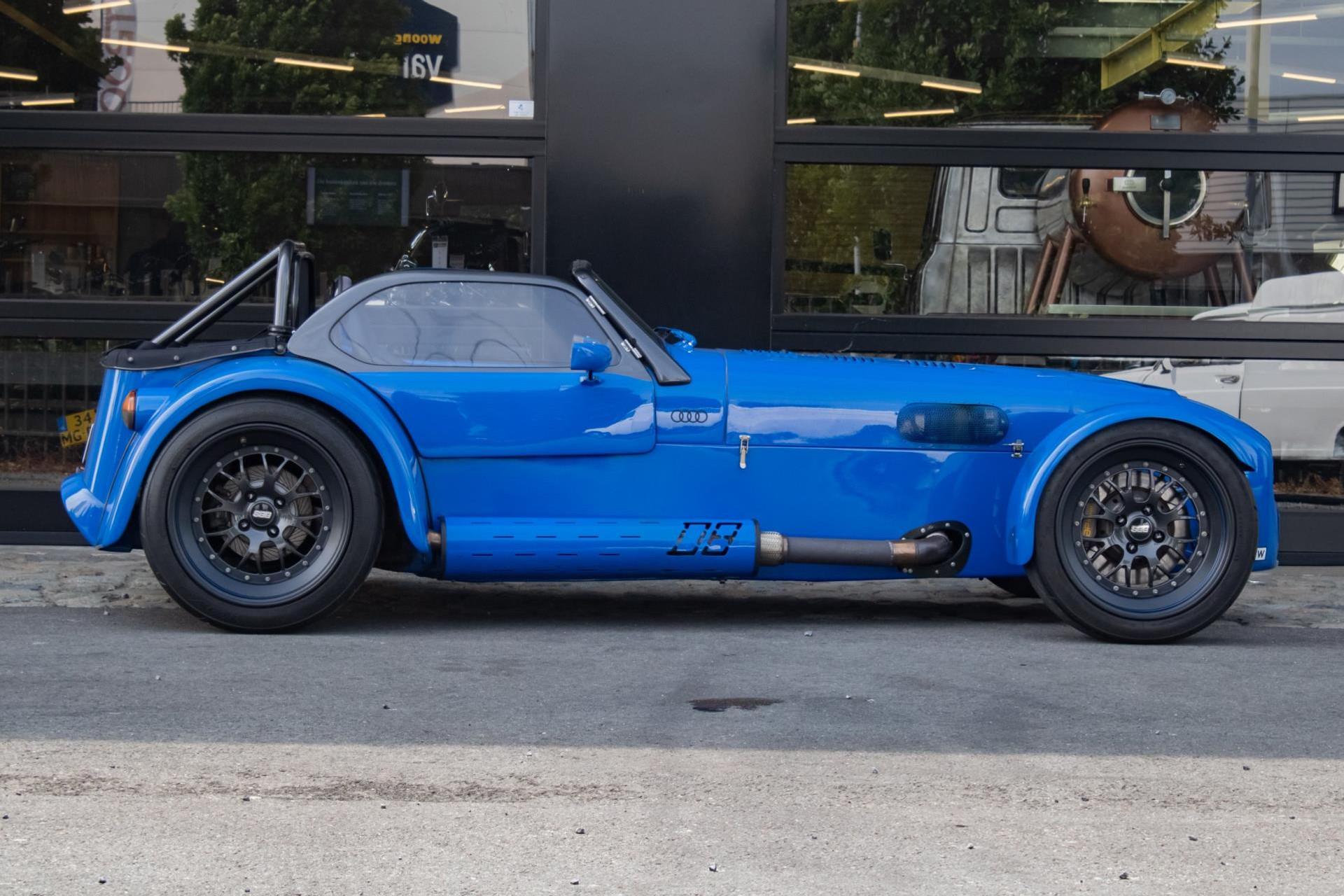 45266373-8.jpg