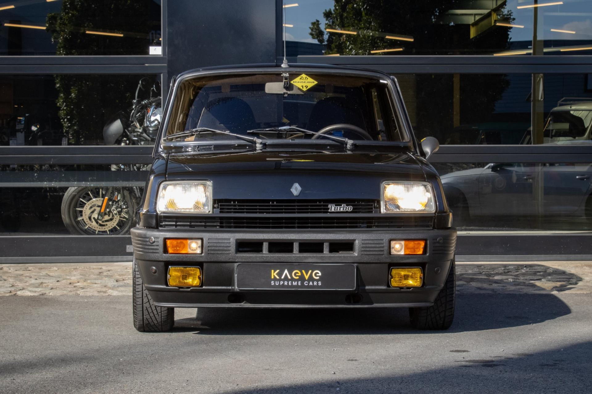 47560362-4.jpg